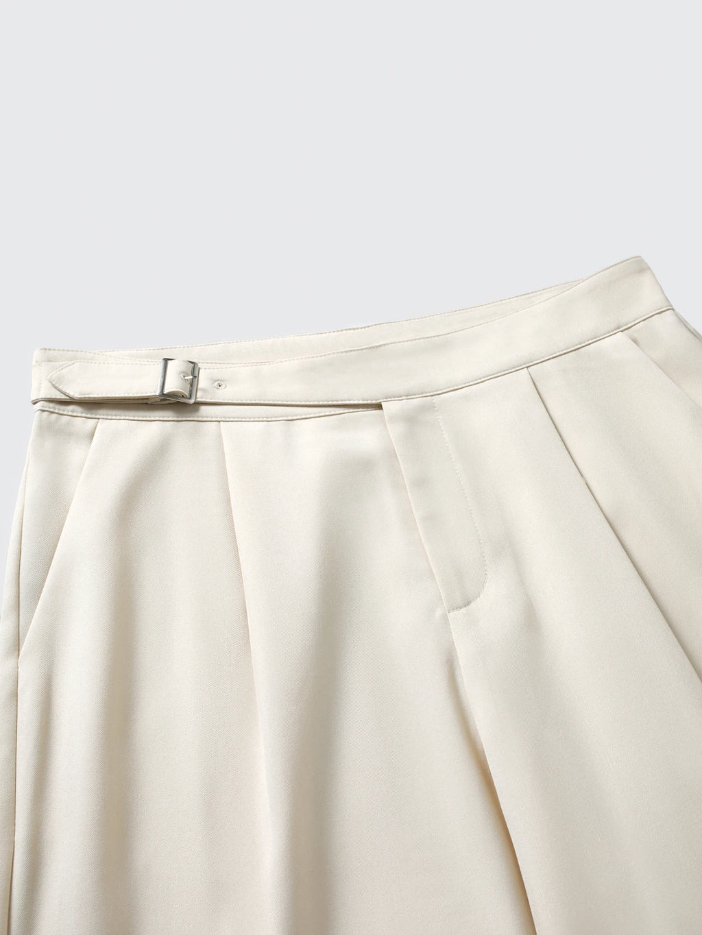 Men's high-waisted cropped chinos, slim-fit beige casual trousers for business and commuting, tapered dress pants
